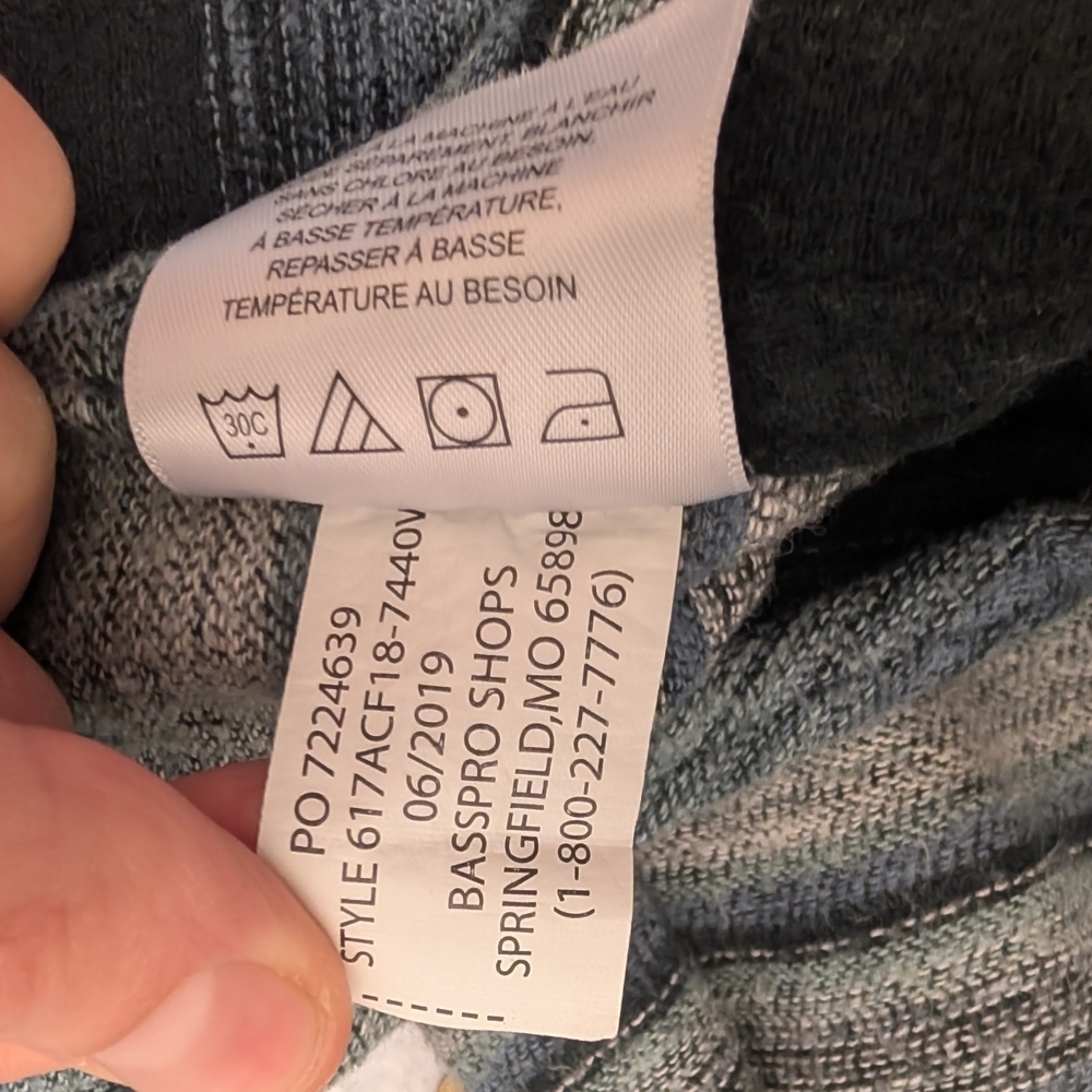 Bass Pro Shops Gray and Black Knit Jacket - Picture 3 of 11